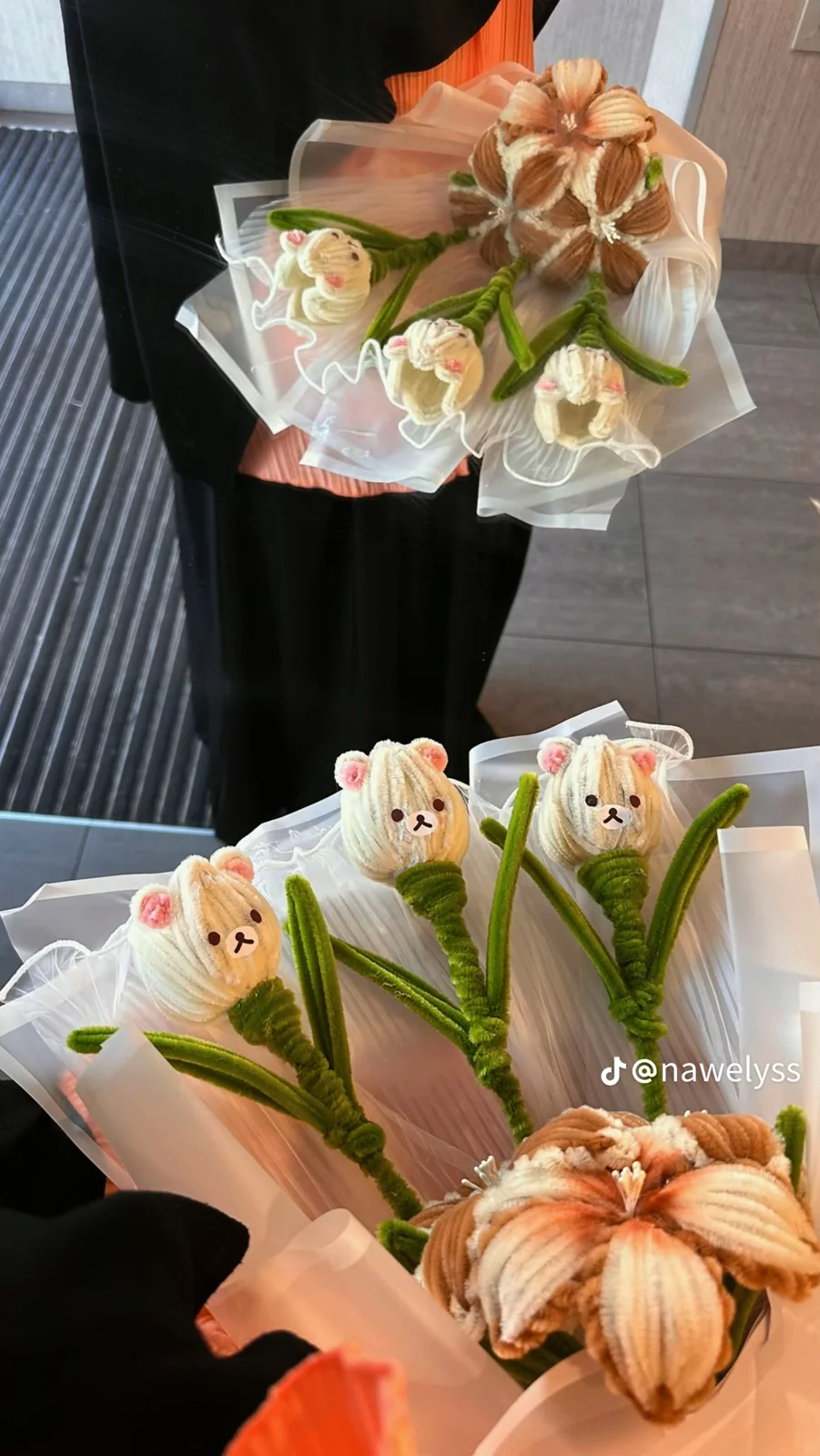 bouquets en main